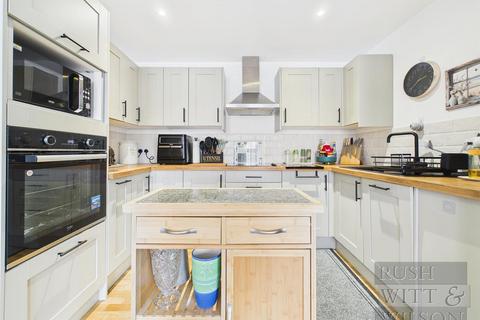 1 bedroom retirement property for sale, De La Warr Parade, Bexhill-On-Sea
