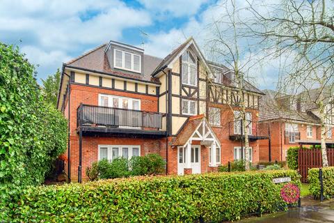 Holders Hill Road, Royal Court, NW7