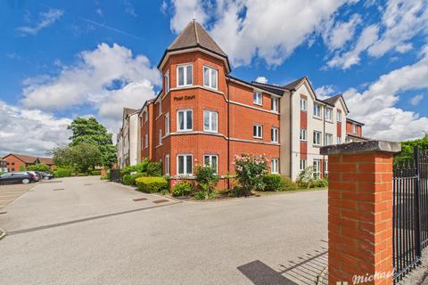 2 bedroom flat for sale, Pearl Court, Croft Road, Aylesbury, Buckinghamshire