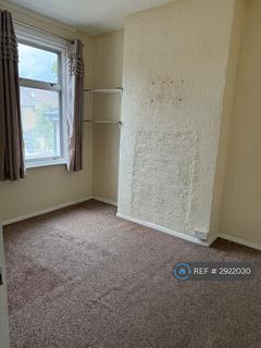 3 bedroom terraced house to rent, Bristol Road, London, E7
