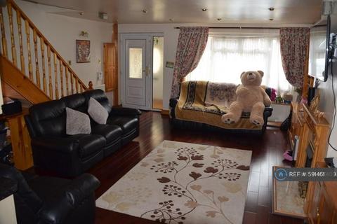 3 bedroom terraced house to rent, Fuller Way, Hayes, UB3