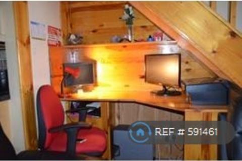 3 bedroom terraced house to rent, Fuller Way, Hayes, UB3