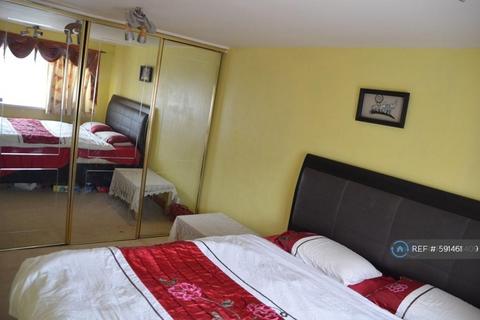 3 bedroom terraced house to rent, Fuller Way, Hayes, UB3