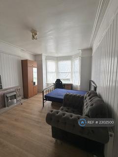 2 bedroom flat to rent, Mendip Road, Weston-Super-Mare, BS23