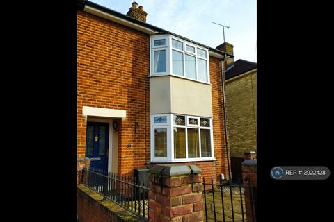 3 bedroom end of terrace house to rent, Hart Street, Chelmsford, CM2