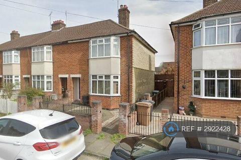 3 bedroom end of terrace house to rent, Hart Street, Chelmsford, CM2