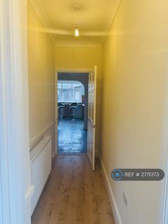 3 bedroom terraced house to rent, Baron Road, Dagenham, RM8