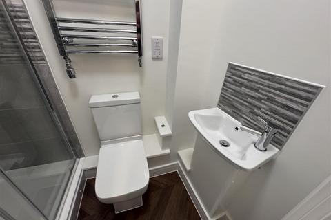 Studio to rent, 20 Upper High Street, Taunton TA1