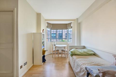 Studio for sale, Chelsea Cloisters, London, SW3