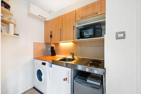Studio for sale, Chelsea Cloisters, London, SW3