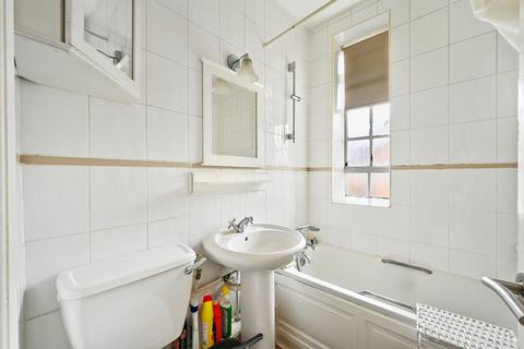 Studio for sale, Chelsea Cloisters, London, SW3