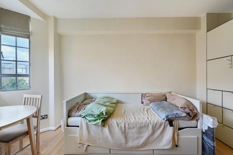 Studio for sale, Chelsea Cloisters, London, SW3
