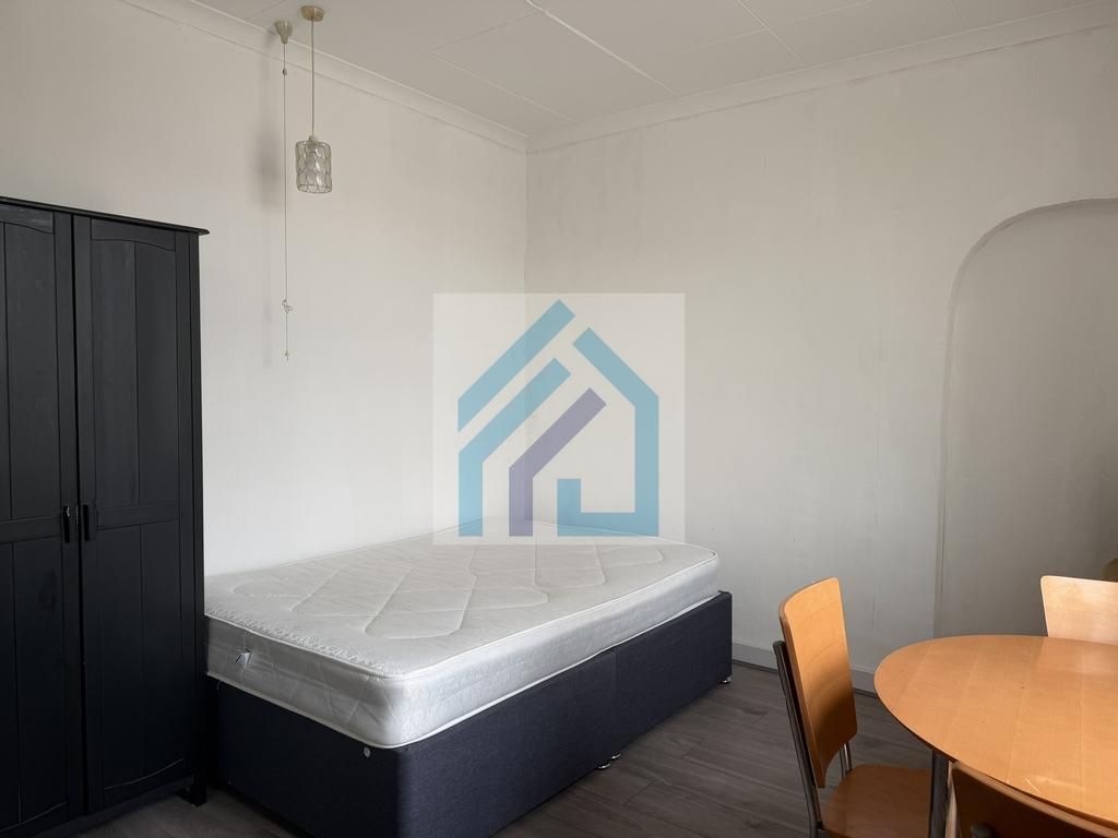 1 bedroom in a flat share to rent