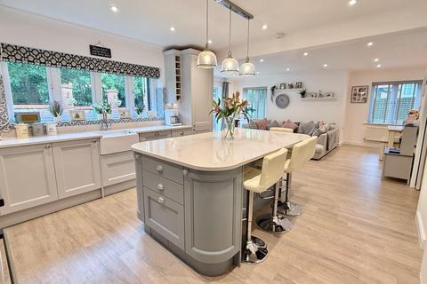 4 bedroom detached house for sale, Matchams Close, Matchams, BH24 2BZ