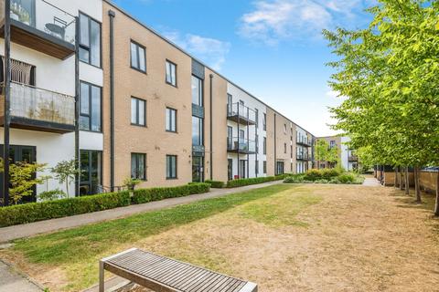 2 bedroom flat for sale, Angus Court, Thame