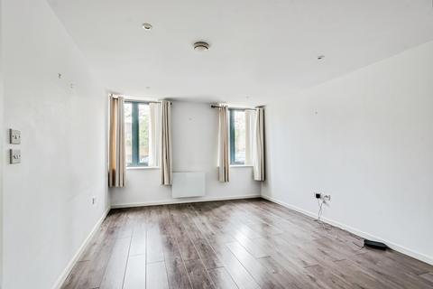 2 bedroom flat for sale, Angus Court, Thame