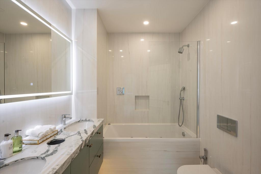 Apartment in London - View 5