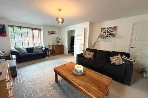 5 bedroom end of terrace house for sale, Moccasin Way, Street