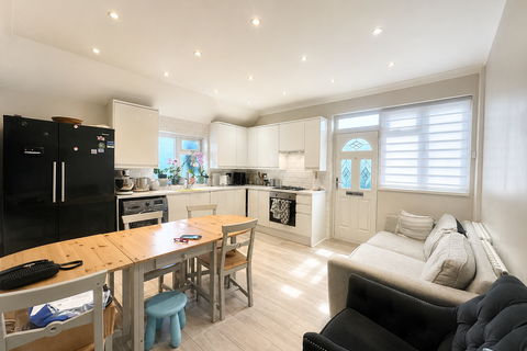Victoria Road, Ruislip HA4
