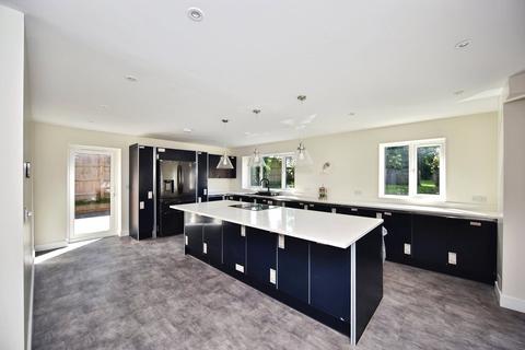 4 bedroom detached house for sale, Broadwater Road, West Malling, Kent, ME19