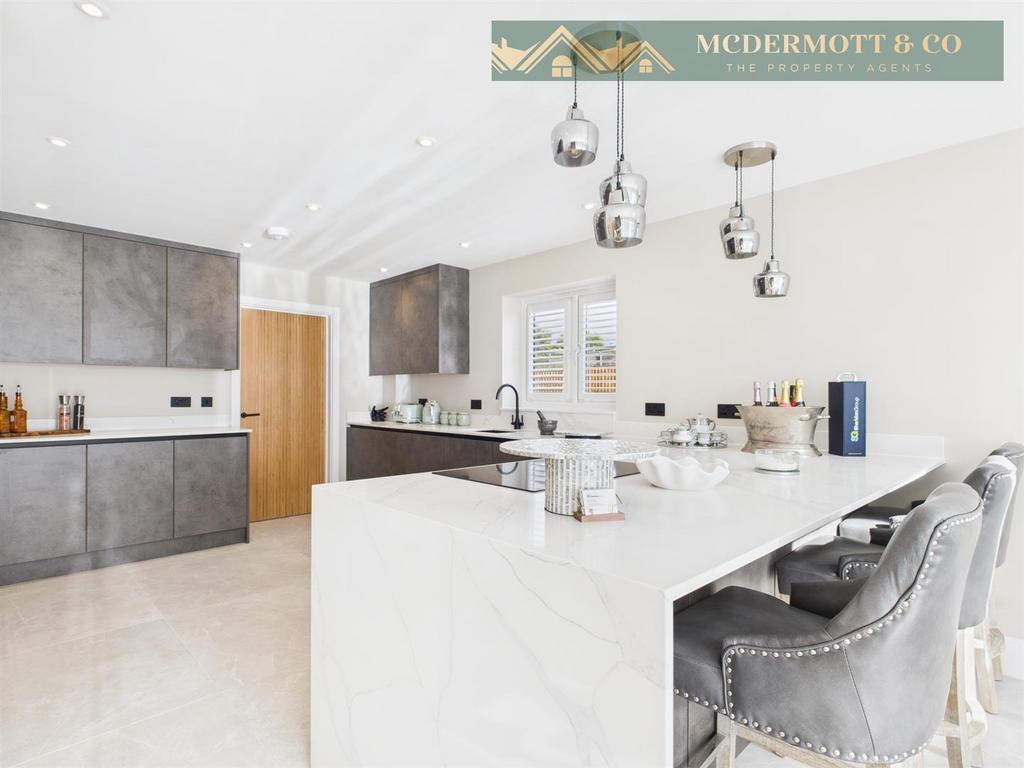 Lounge / Kitchen / Dining
