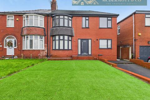 4 bedroom semi-detached house for sale, Broadway, Chadderton, Oldham