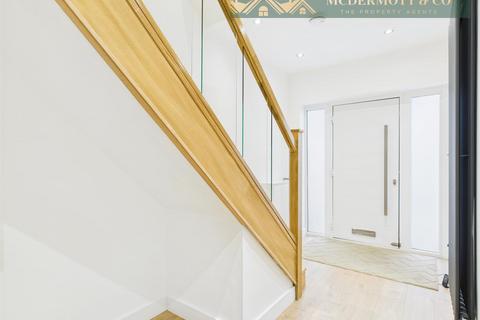 4 bedroom semi-detached house for sale, Broadway, Chadderton, Oldham
