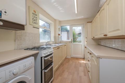 3 bedroom semi-detached house to rent, Turnberry Rise, Leeds LS17