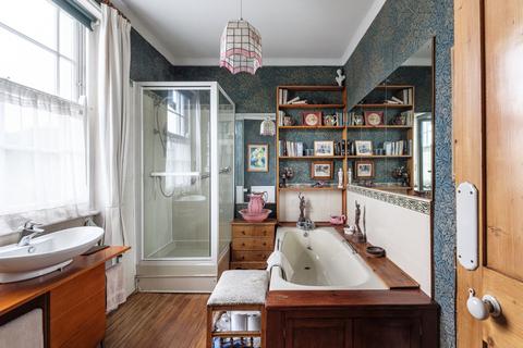 3 bedroom end of terrace house for sale, Lofting Road, Barnsbury, Islington, London, N1