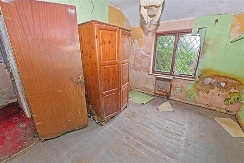 2 bedroom end of terrace house for sale, North Avenue, BEDWORTH
