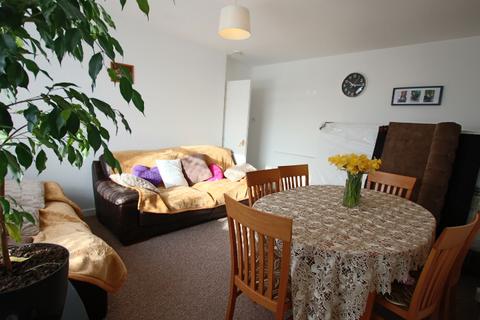 2 bedroom flat to rent, Pentland Crescent, West End, Dundee, DD2