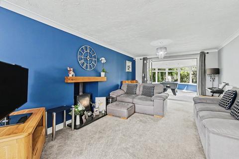5 bedroom detached house for sale, Lexden Close, Wootton, Northampton, Northamptonshire, NN4