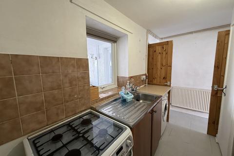 2 bedroom cottage for sale, Water Street, Bangor, Gwynedd, LL57