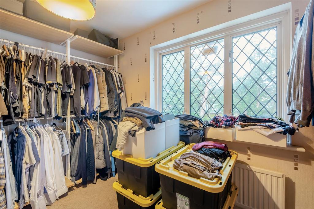 Walk-in wardrobe