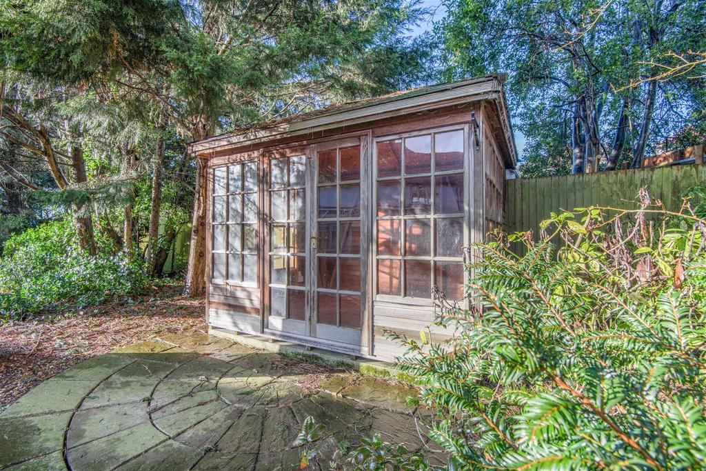 Summerhouse exterior, out buildings