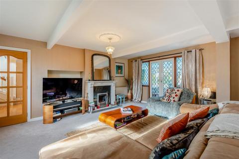 5 bedroom detached house for sale, Oakwood Close, Chislehurst