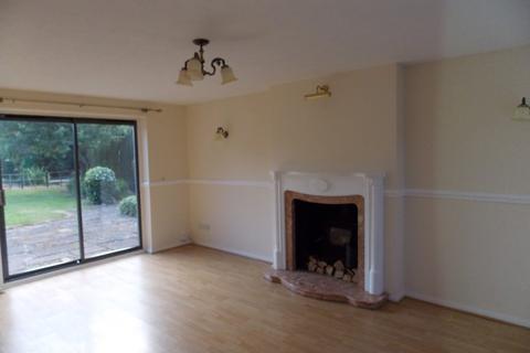 4 bedroom detached house to rent, 15 Silverdale, Bicton Heath, Shrewsbury, SY3 5EY