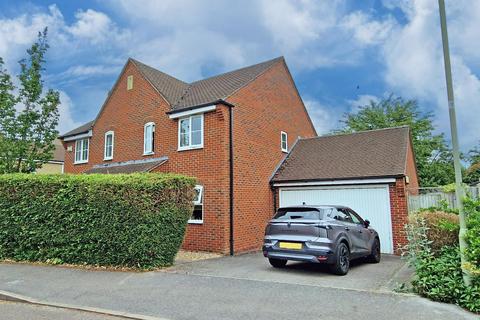 3 bedroom semi-detached house for sale, Cranesbill Drive, Bicester