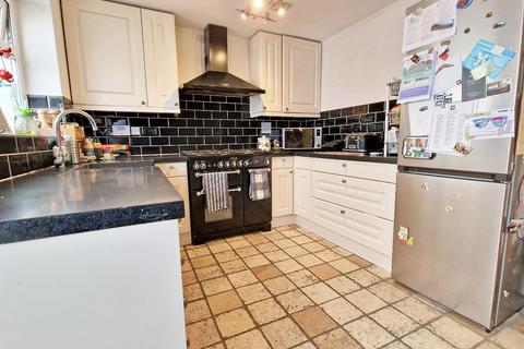3 bedroom semi-detached house for sale, Cranesbill Drive, Bicester