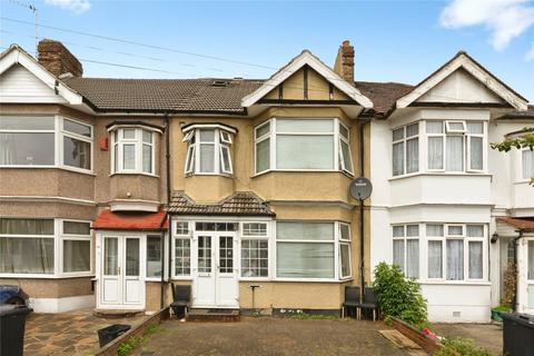 Lyndhurst Gardens, ILFORD, Essex, IG2