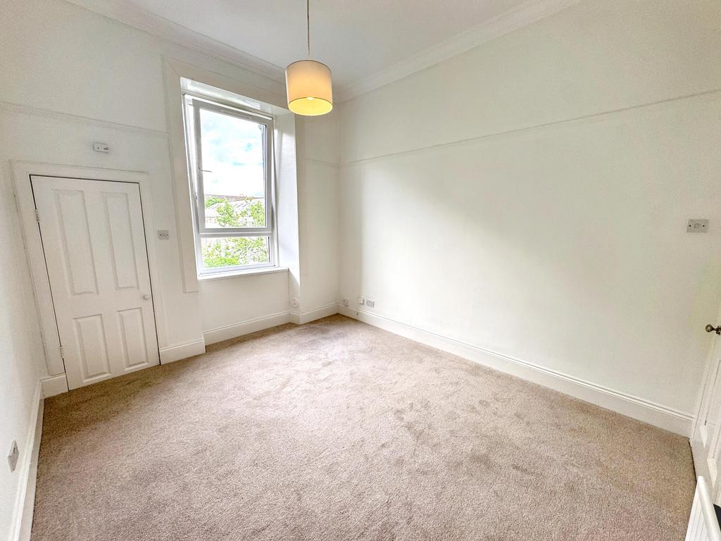 Bedroom 1 (2)