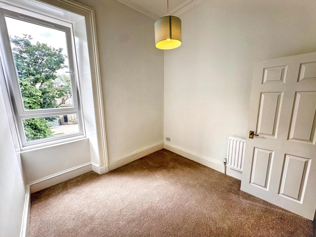 Bedroom 2 (2)