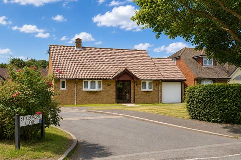 2 bedroom detached bungalow for sale, St. Georges Close, Hook End, Brentwood