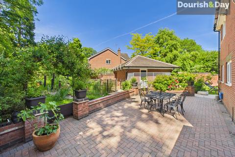 4 bedroom detached house for sale, Kingfisher Drive, Stafford ST18