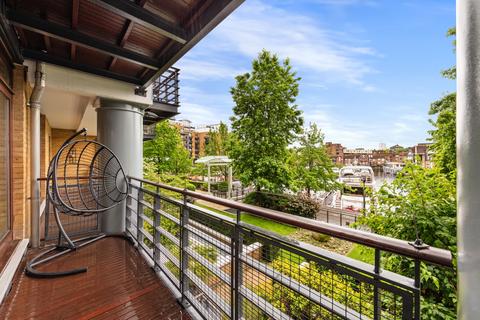 2 bedroom flat for sale, Jacana Court, Star Place London E1W