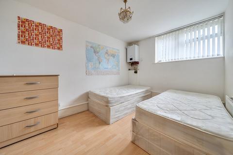 2 bedroom flat for sale, Farleigh Lane, Maidstone ME16