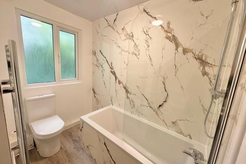 4 bedroom flat to rent, Burley Road, Leeds, West Yorkshire, LS4