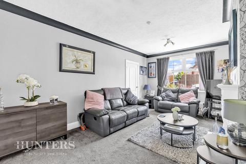 3 bedroom semi-detached house for sale, Hemlock Avenue, Oldham