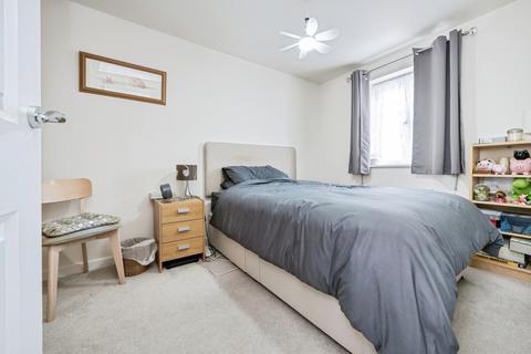 3 bedroom semi-detached house for sale, Hovingham Drive, Great Denham, Bedford, Bedfordshire, MK40