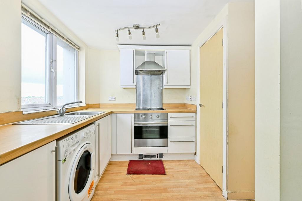 Apartment in Nottingham, Nottinghamshire - View 2
